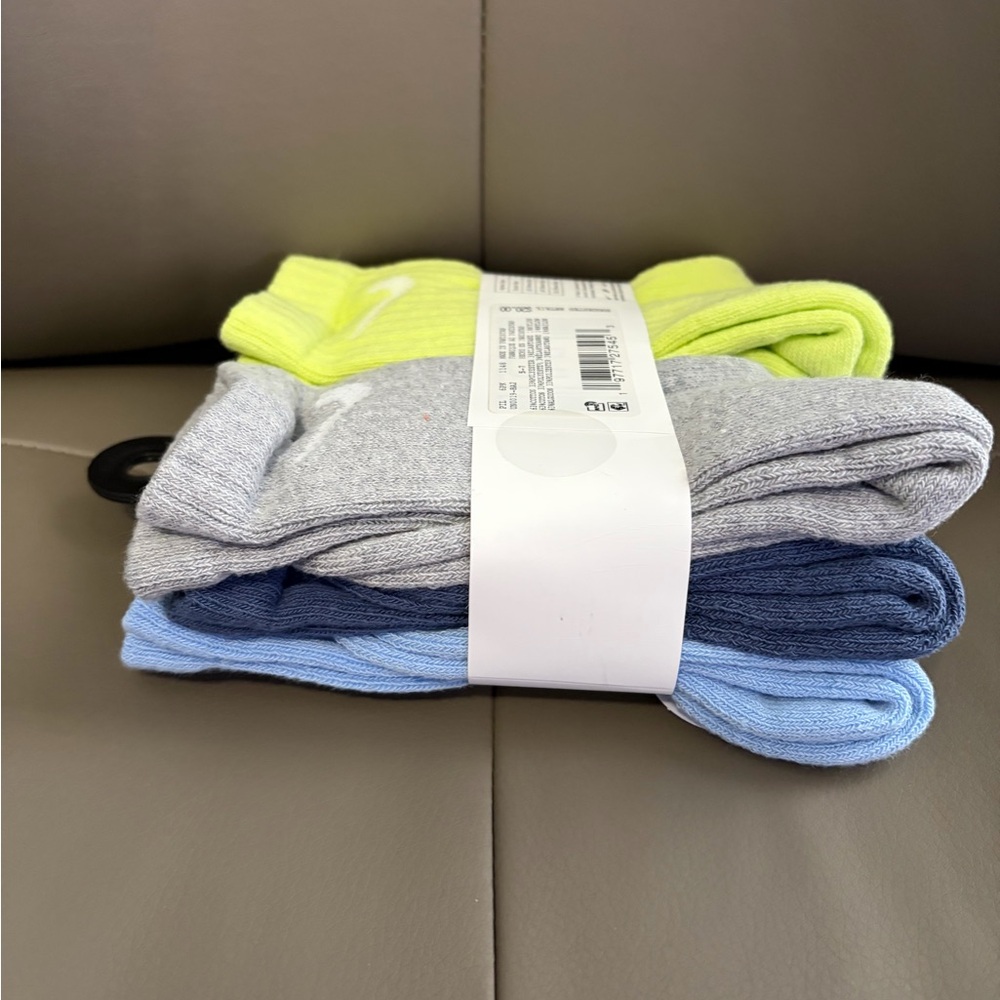 BNWT NIKE UNISEX YOUTH (6) PACK CREW SOCKS MULTICOLOR US SHOE SIZE 10C to 3Y - Picture 11 of 12